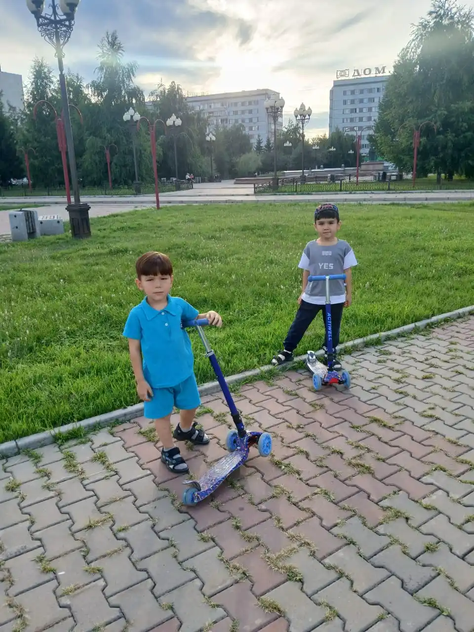 Bolalar uchun yozgi sport kiyim to‘plami, 2 qismli, futbolka + shortik