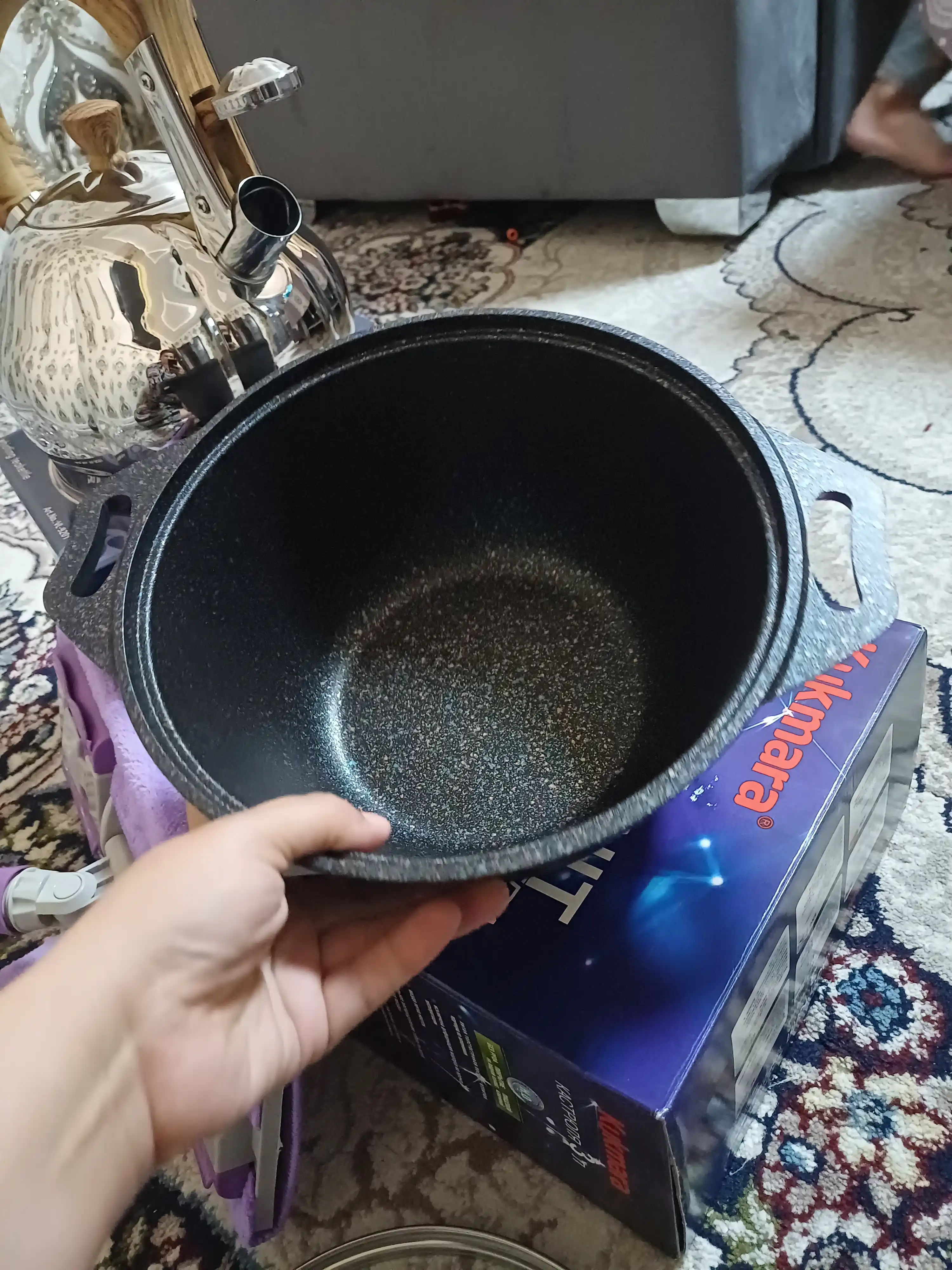 Kukmara Granit Ultra Blue qozon – uslubli va mustahkam, qopqog‘i bilan birga