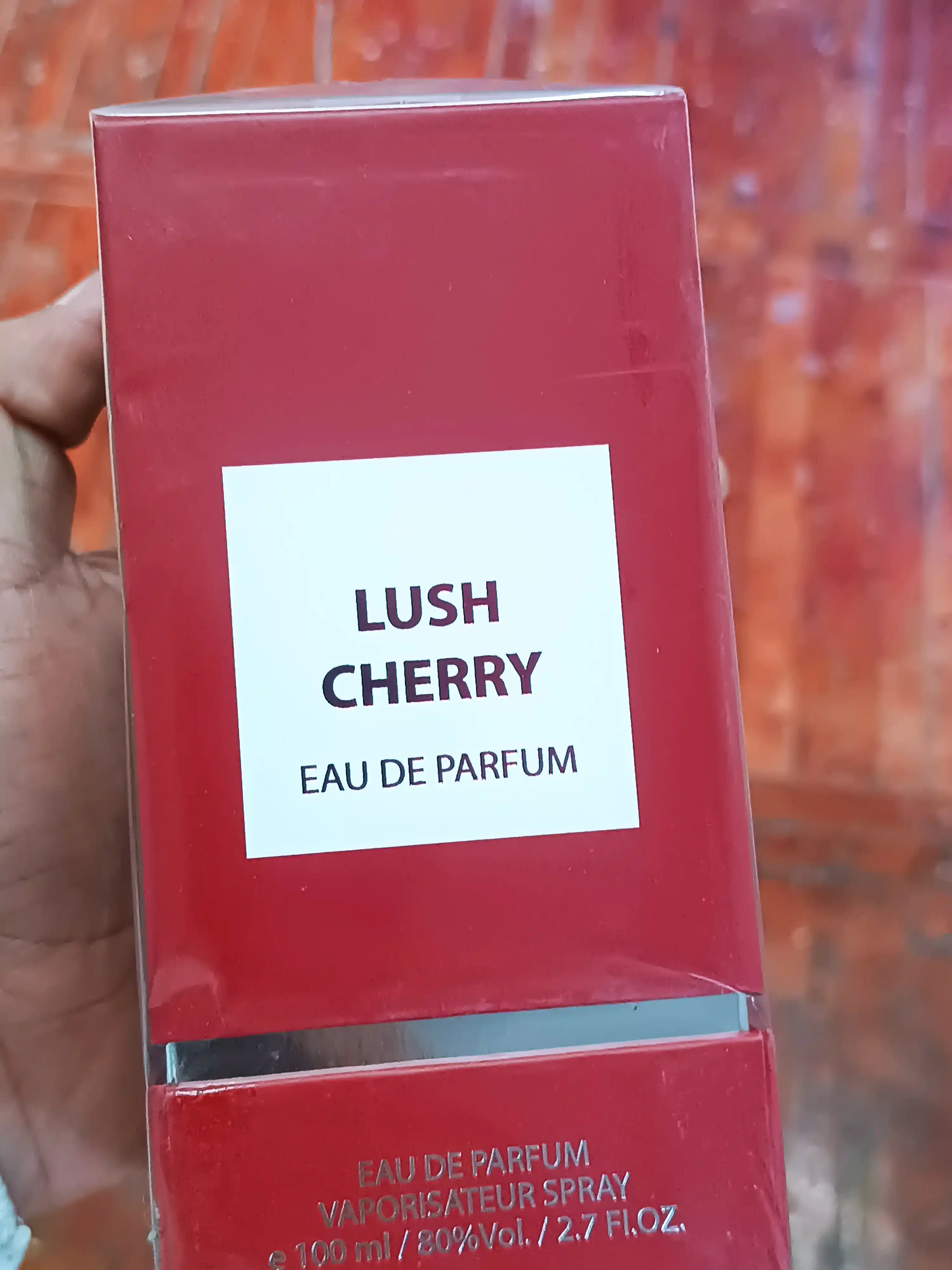 Parfyumlangan suv Fragrance World Lush Cherry, Edp