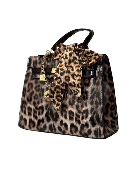 Ayollar uchun leopardli sumka
