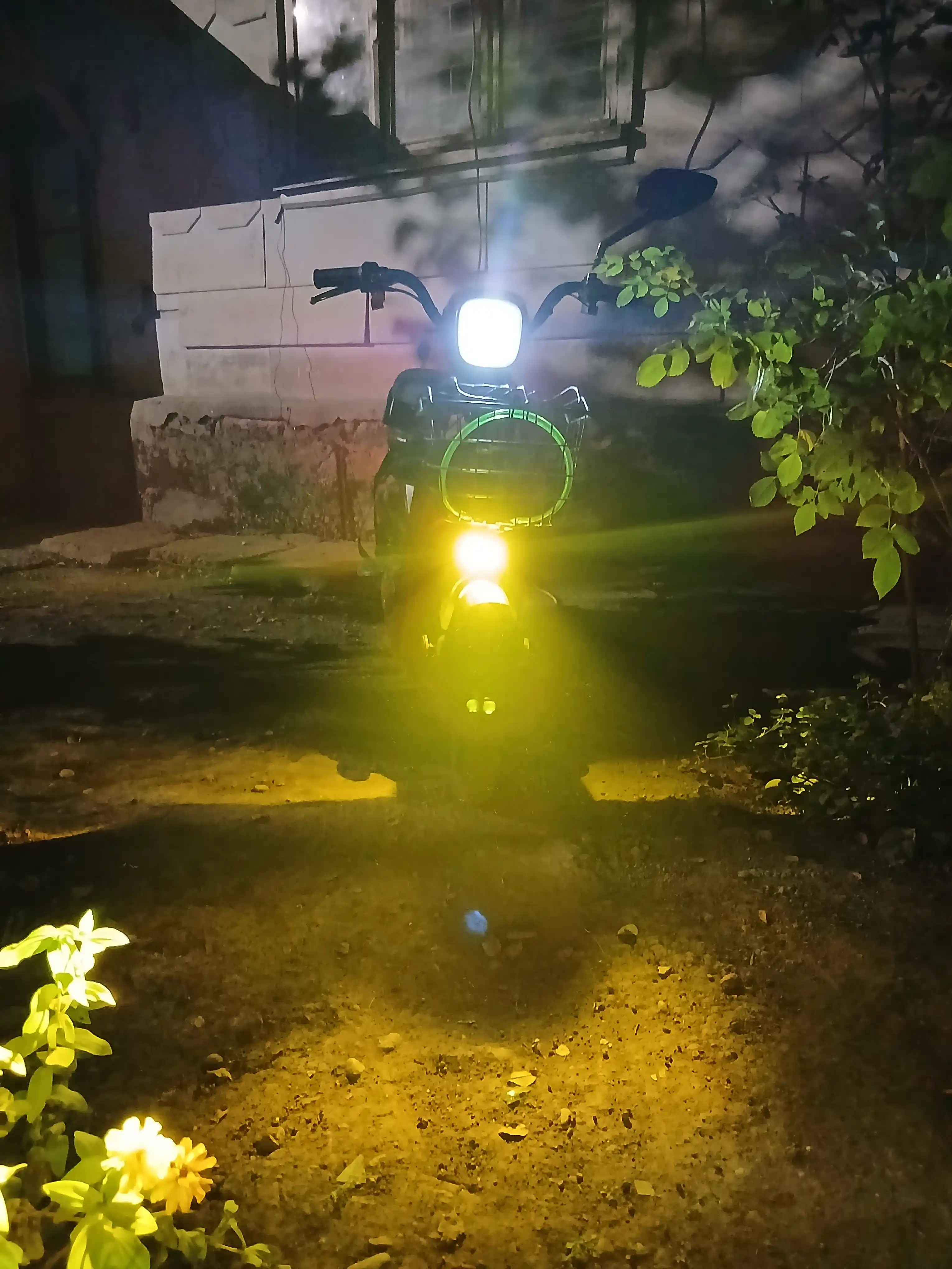 Avtomobil hamda skuter oldi hamda orqasi uchun led chiroq farasi