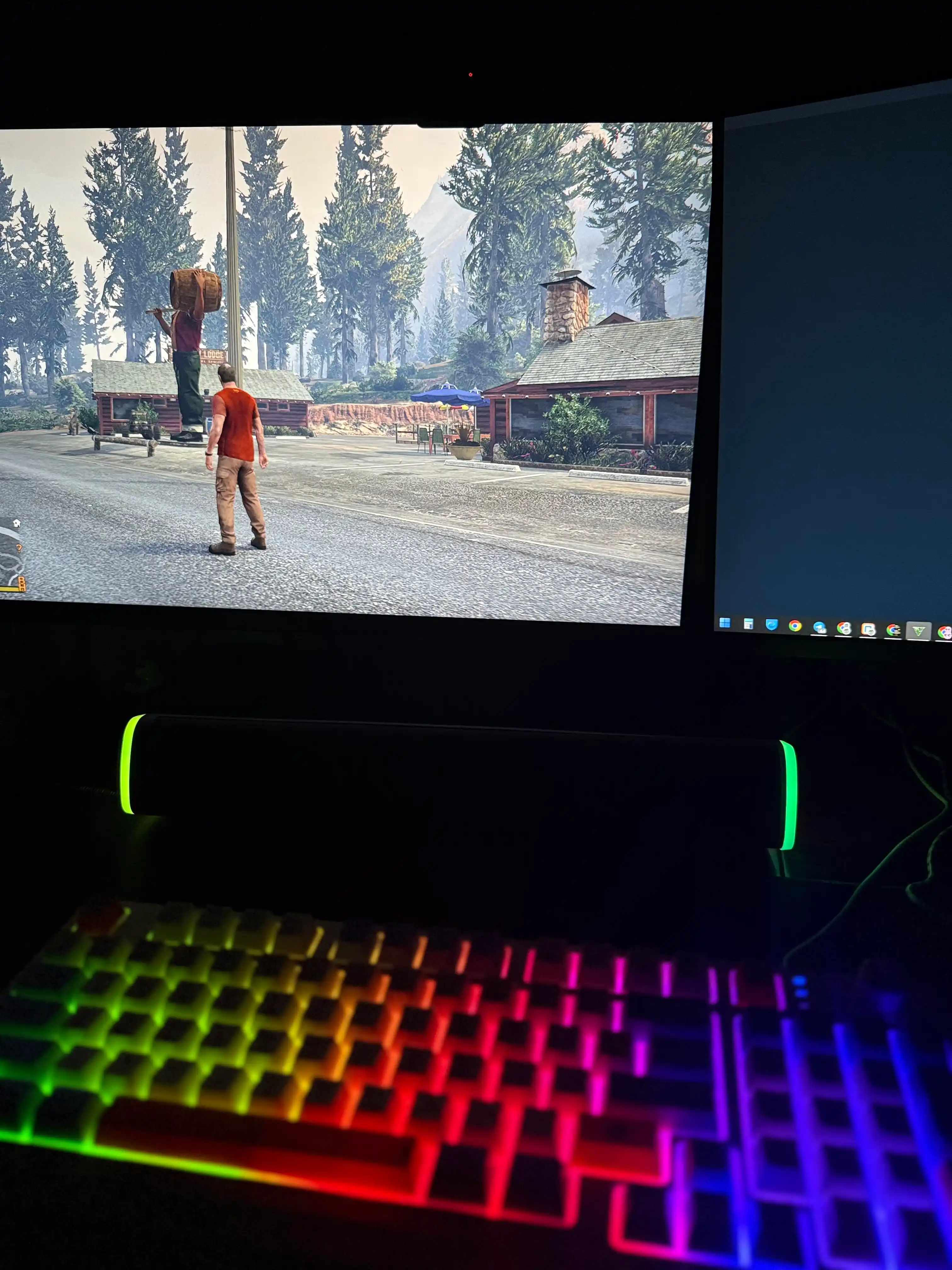 Simli kolonka kompyuter va telefon uchun, RGB yoritgichli soundbar