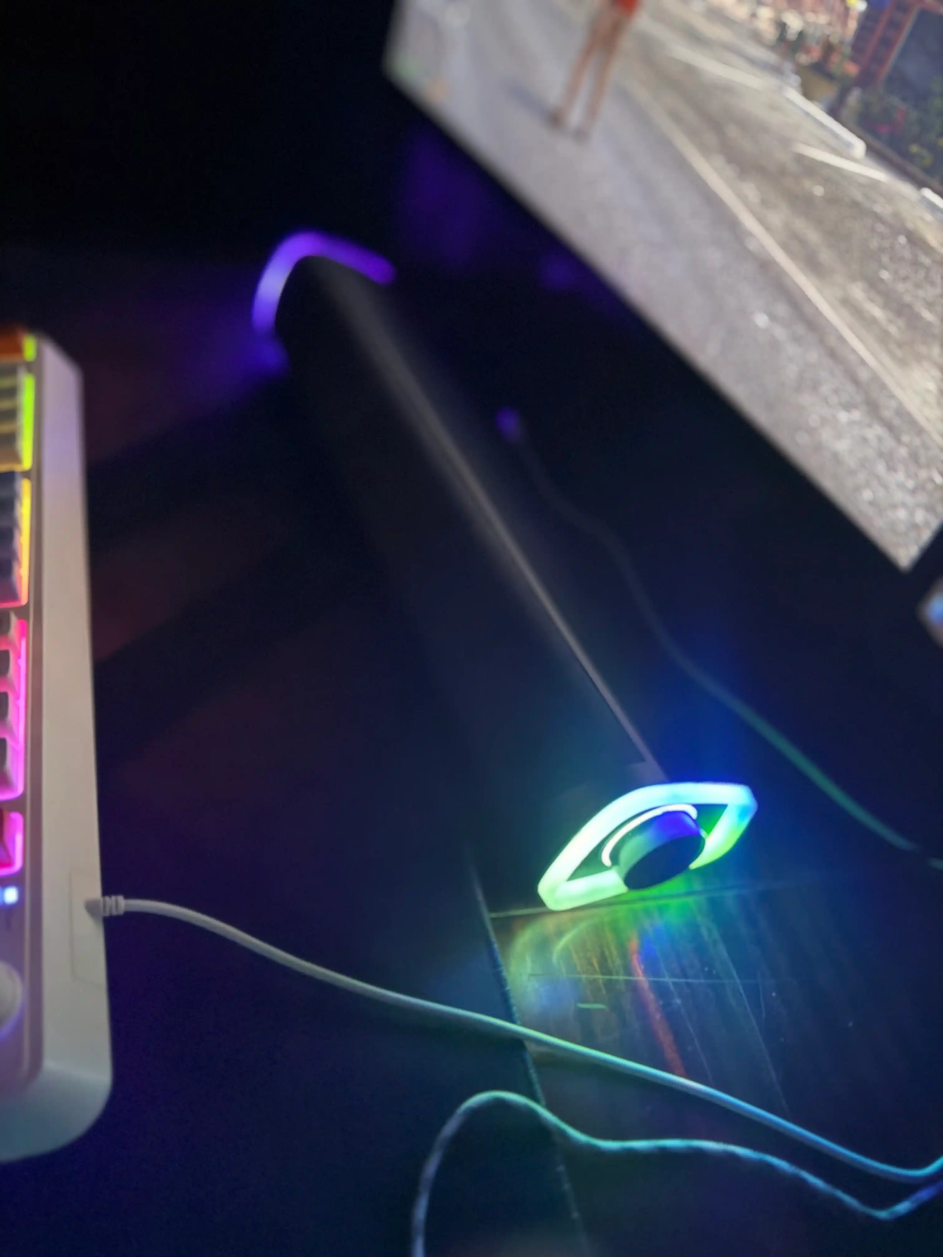 Simli kolonka kompyuter va telefon uchun, RGB yoritgichli soundbar