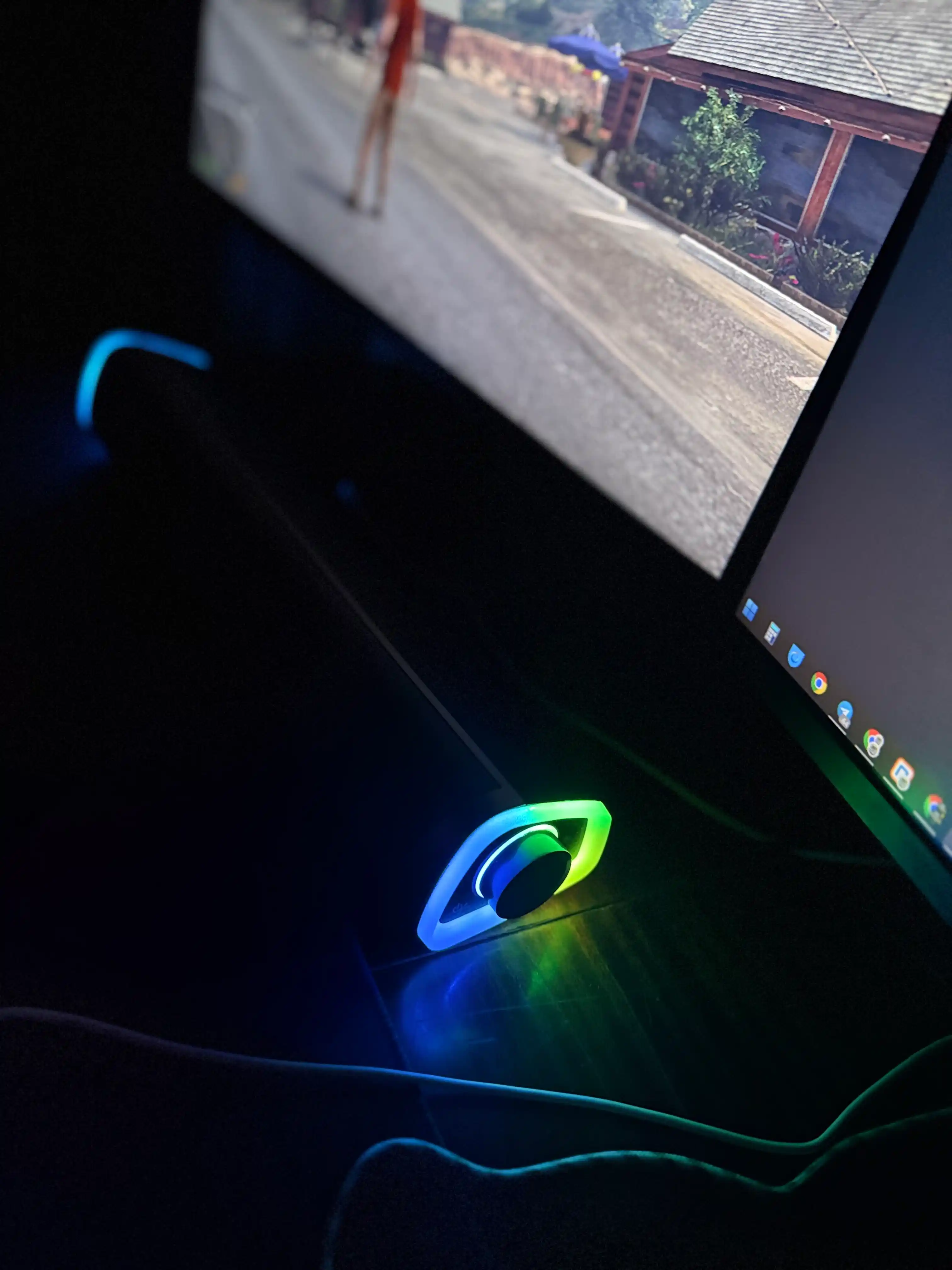 Simli kolonka kompyuter va telefon uchun, RGB yoritgichli soundbar