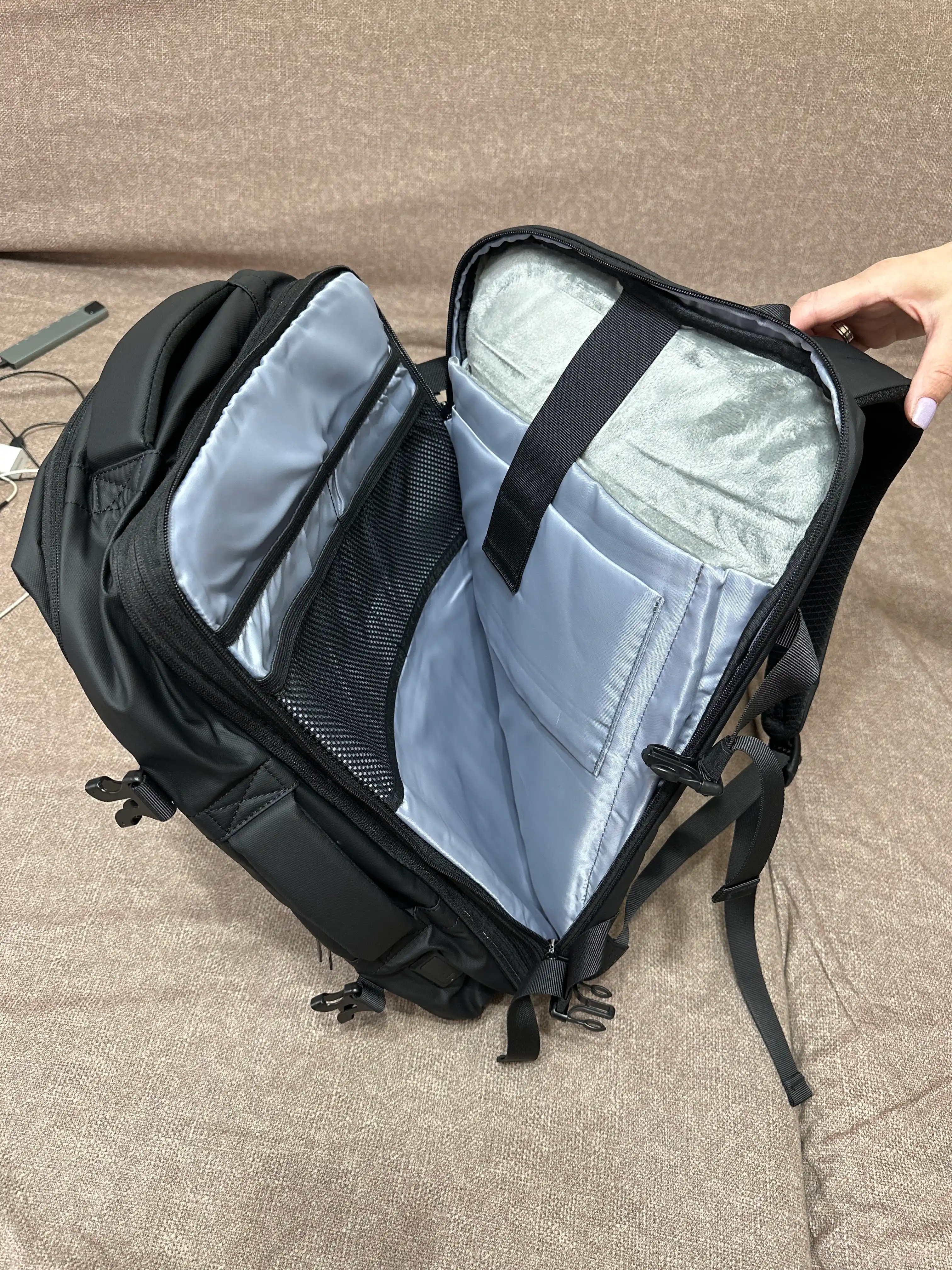 Рюкзак-трансформер Mark Ryden MR9822KR для ноутбука 17,3"-18", для путешествий, Oxford