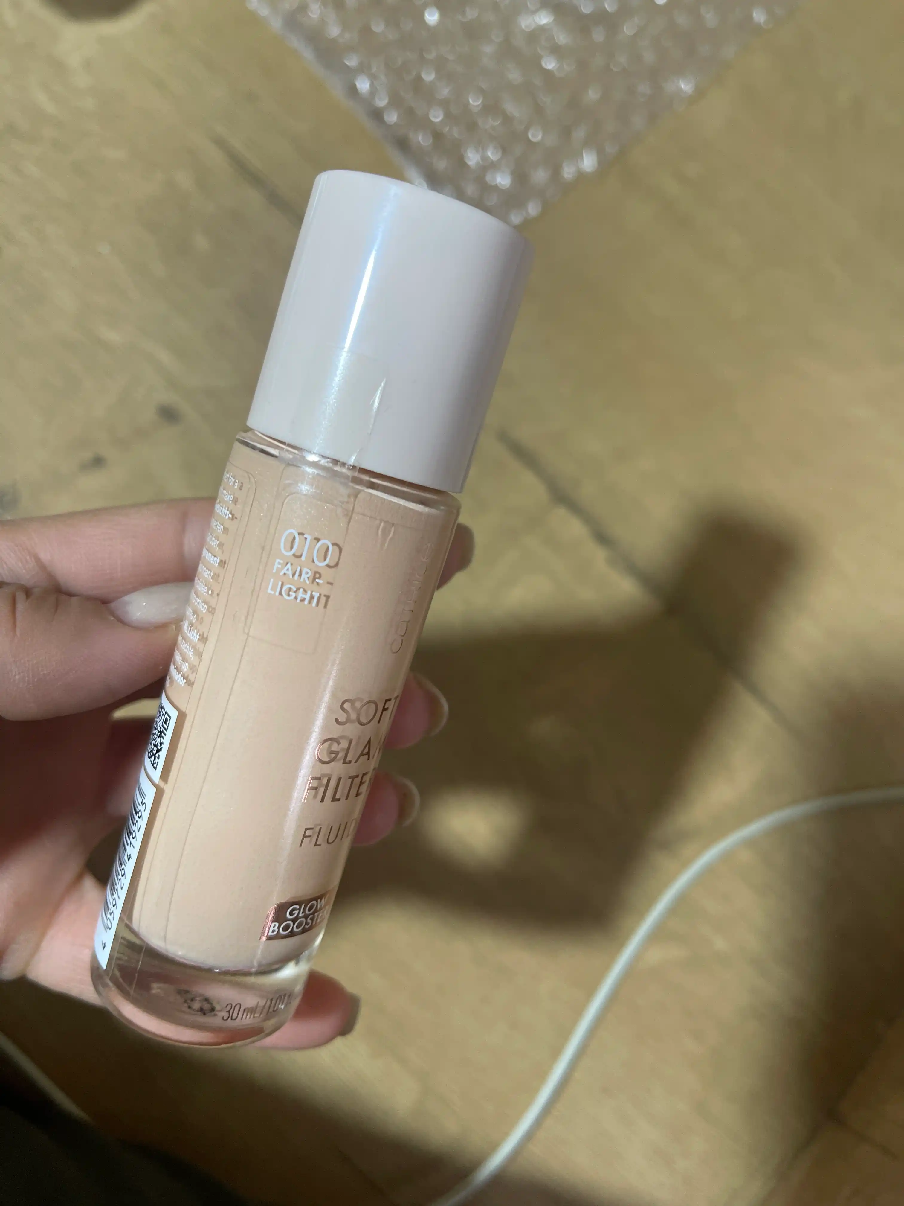 Flyuid Catrice Soft Glam Filter, yumshoq porlash effekti bilan, 30 ml