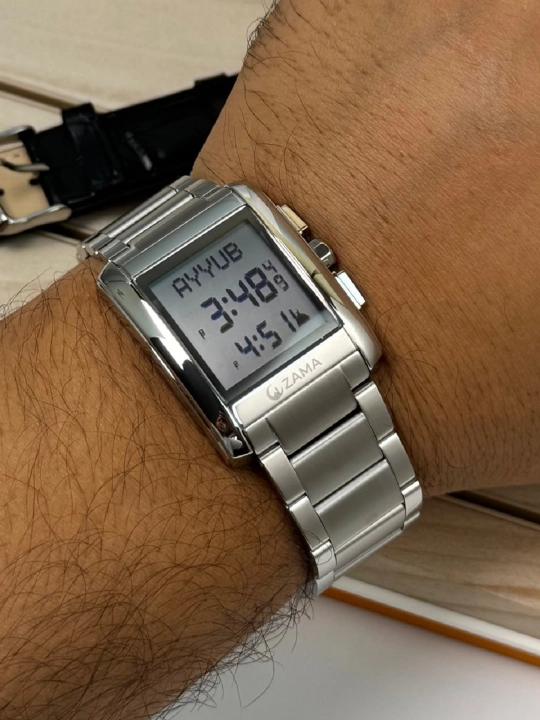 Часы Zama Watch, с функцией написания имени и напоминанием о времени намаза 