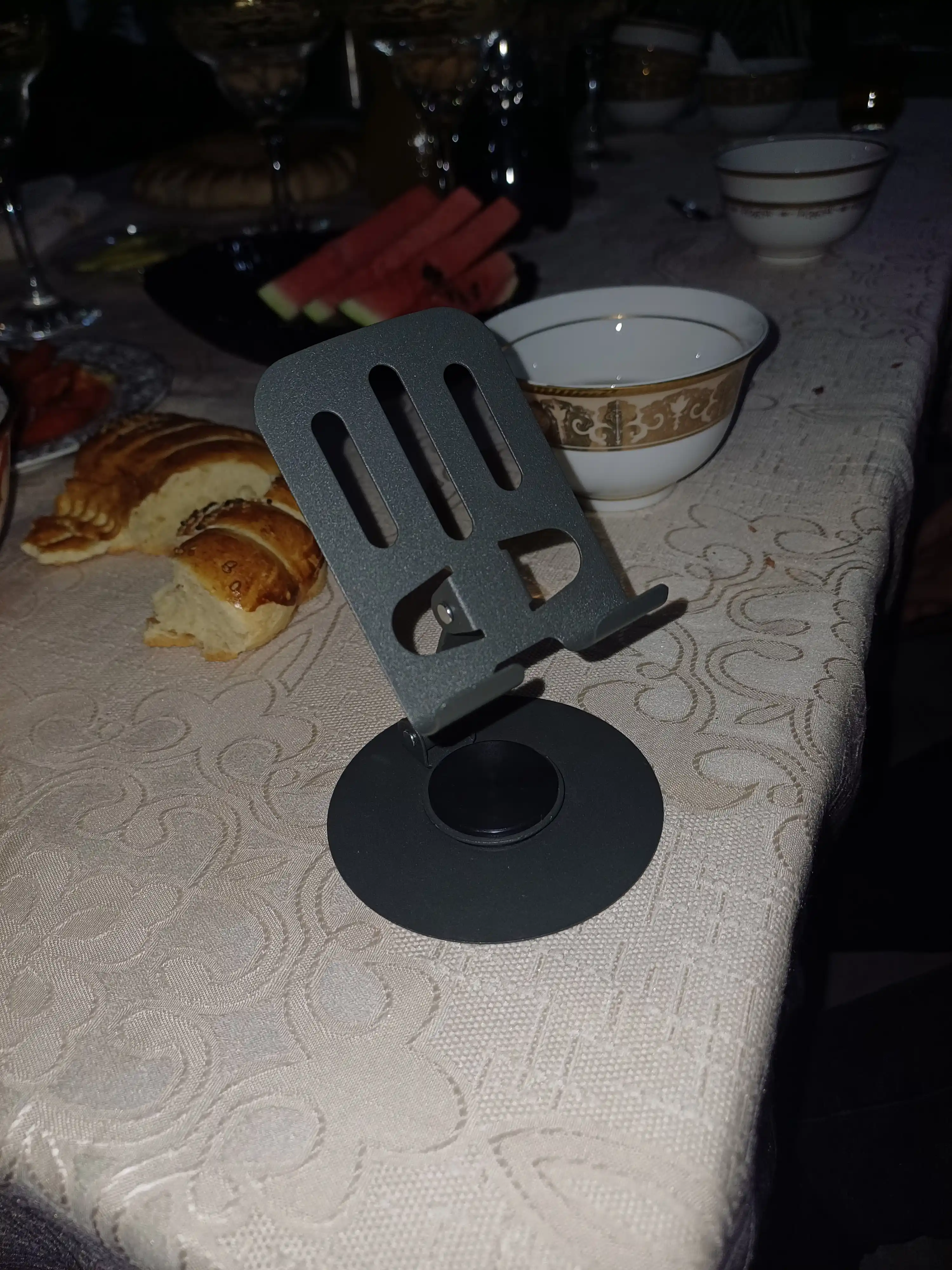 Telefon va planshetlar uchun metall tutqich, 360 darajaga aylanadi, taglik