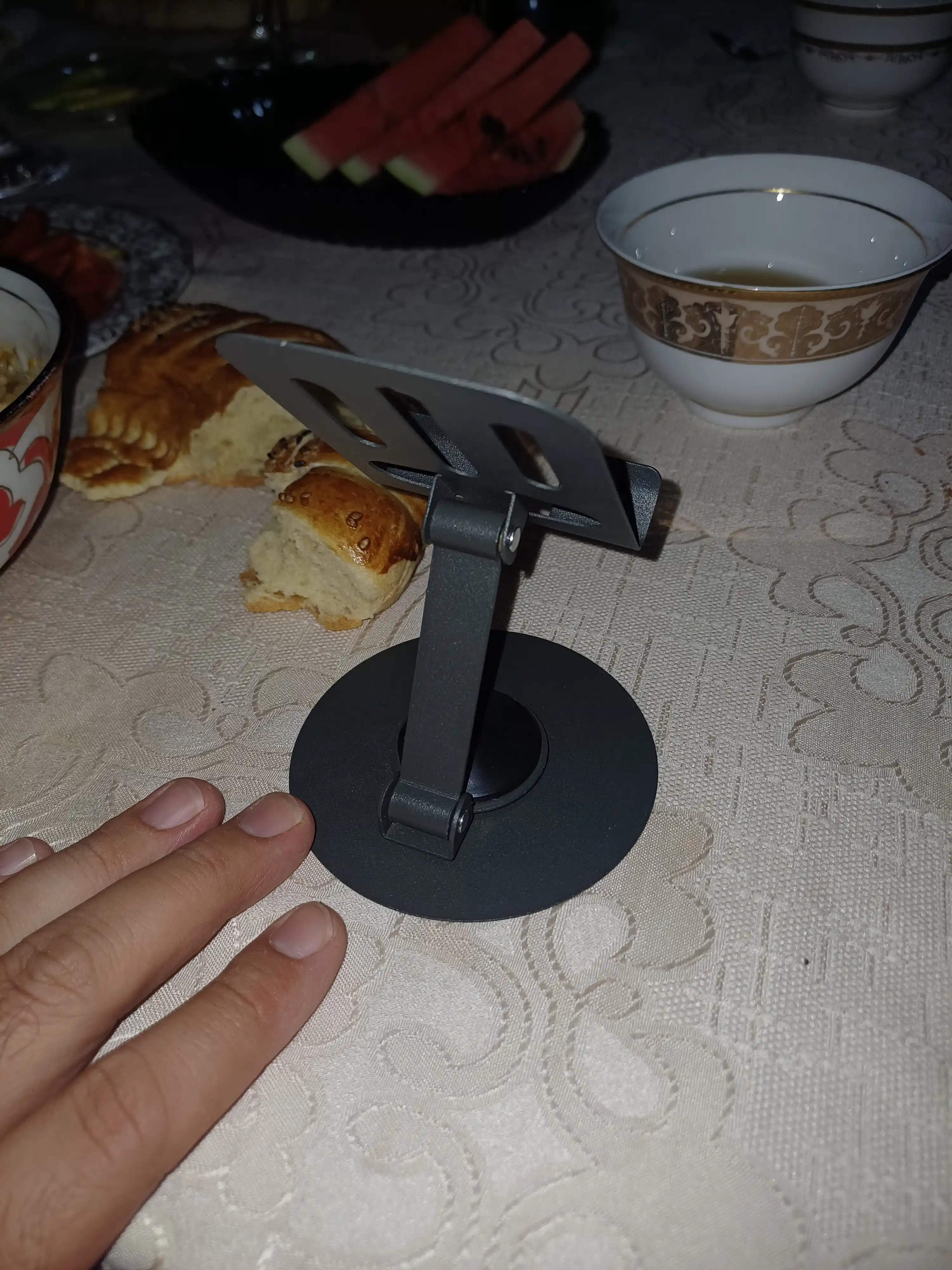 Telefon va planshetlar uchun metall tutqich, 360 darajaga aylanadi, taglik