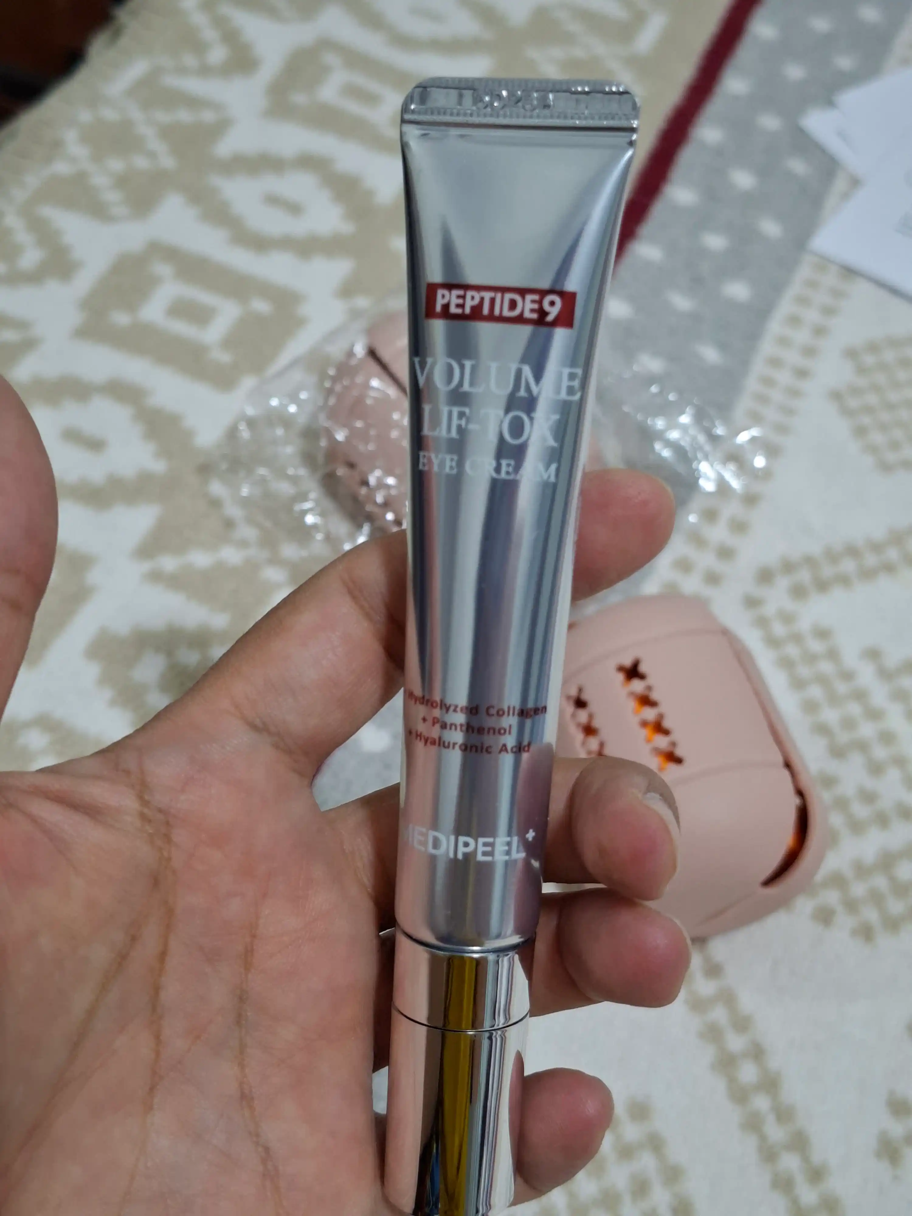 Массажный крем для век с эффектом лифтинга MEDIPEEL Peptide 9 Volume Lif-Tox Eye Cream