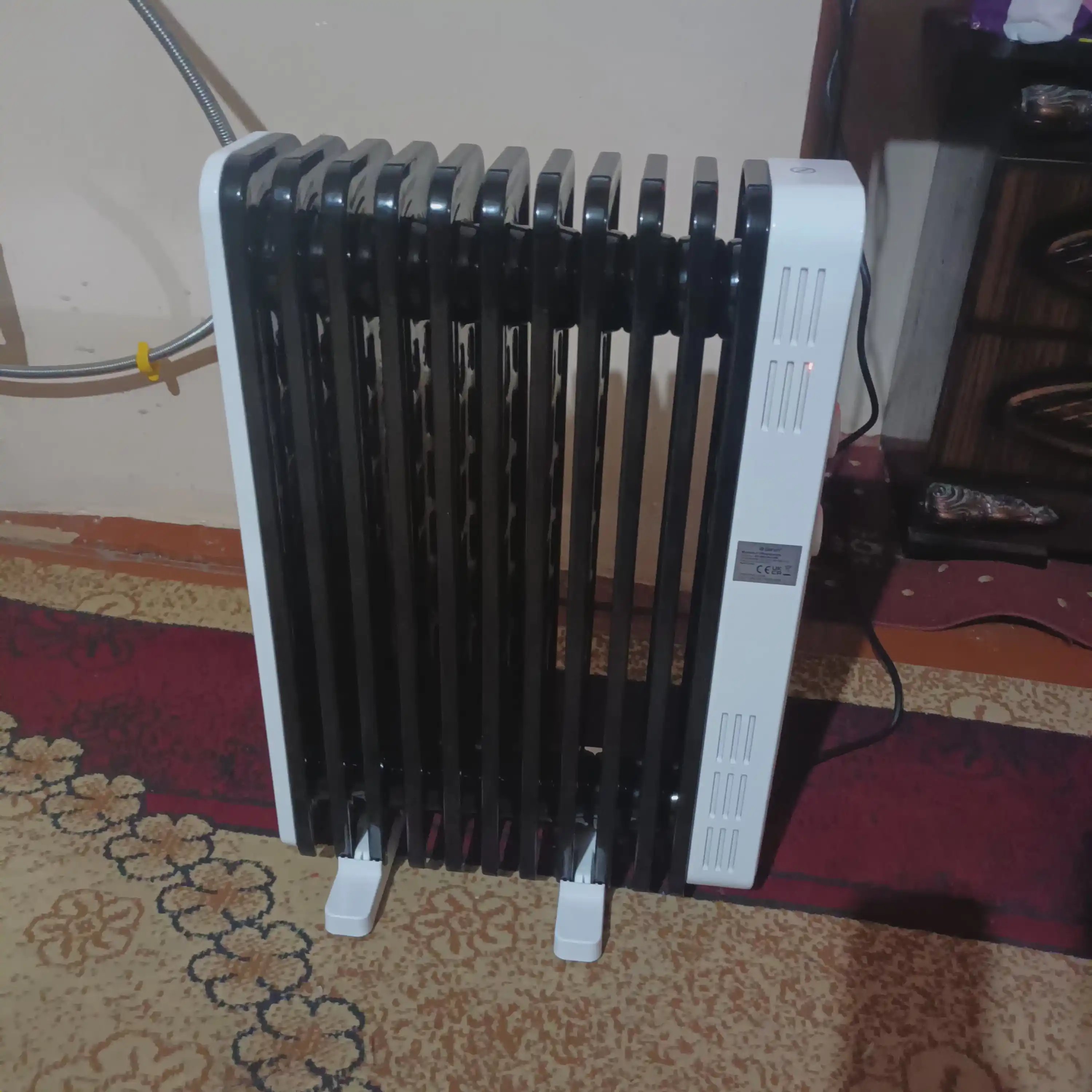 Qovurg‘a pechka Bench BH-SM23M11WB, moyli isitkich-radiator, 11 seksiya, 2300 W