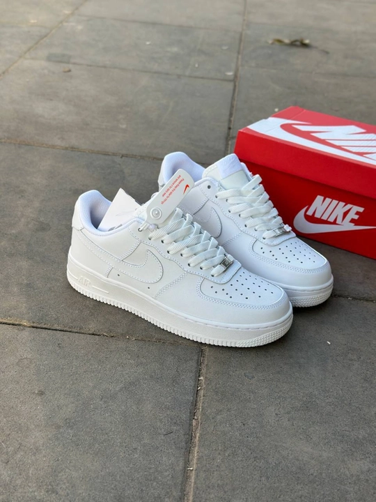 Nike Air Force erkaklar krossovklari