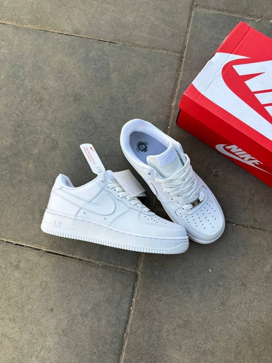 Nike Air Force erkaklar krossovklari