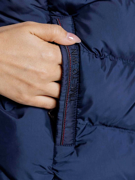 Ayollar nimchasi 7SABER Active Comfort kapushonli jiletka