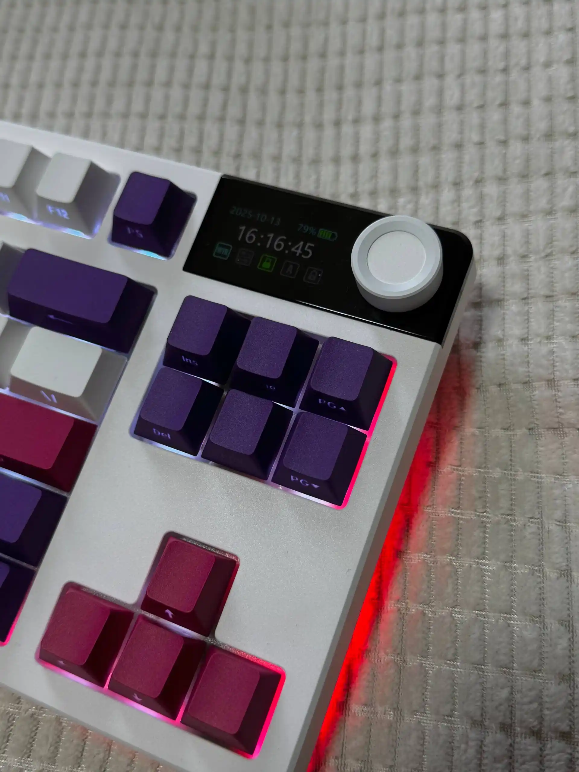Gaming mexanik klaviatura Lorgar KBP70TKLW, ENG, RGB yoritgichli bilan