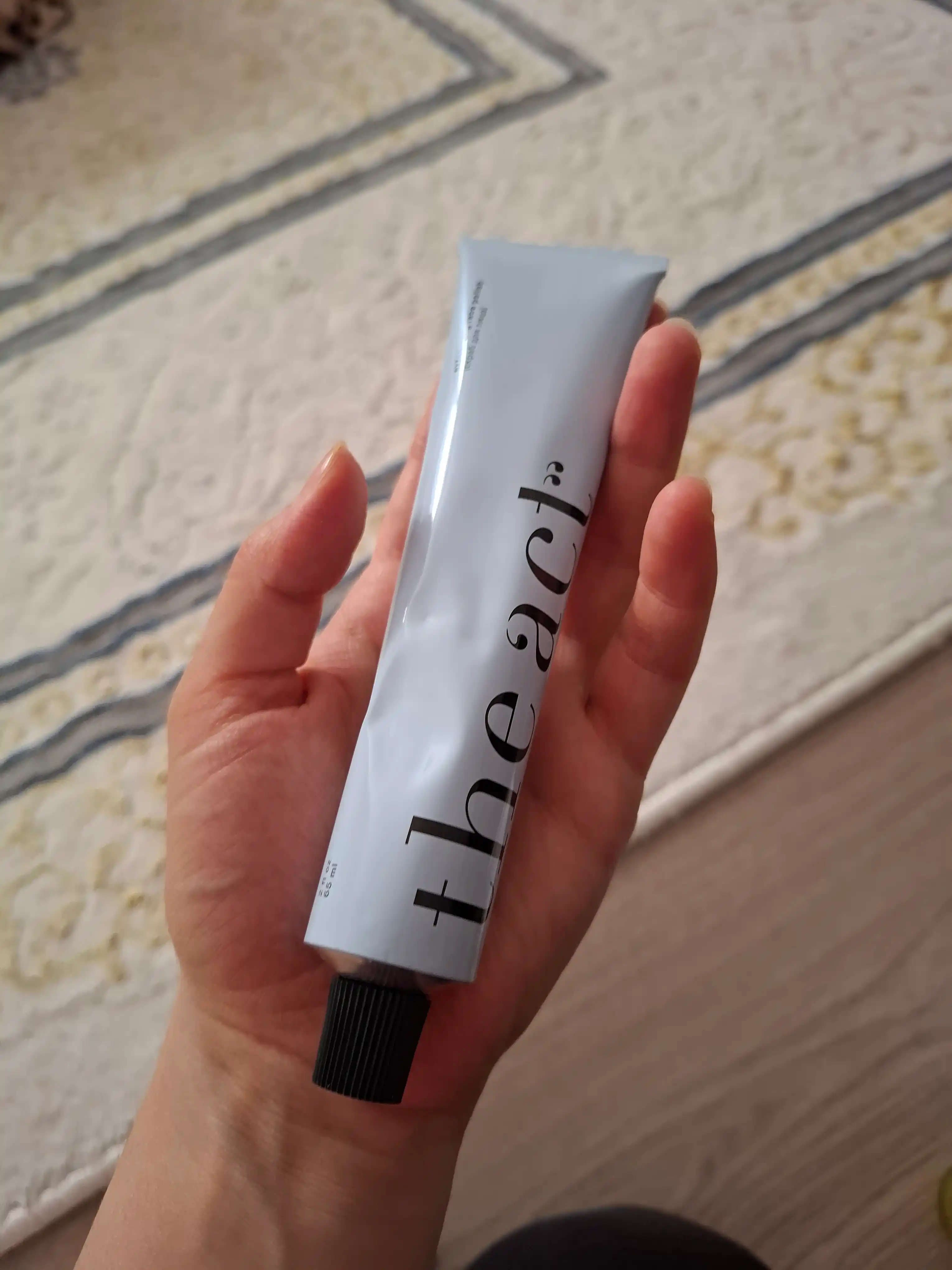 The Act yuz uchun polirlaydigan skrab, eksfoliatsiya (po‘st tashlash) ta’siri bilan, 65 ml