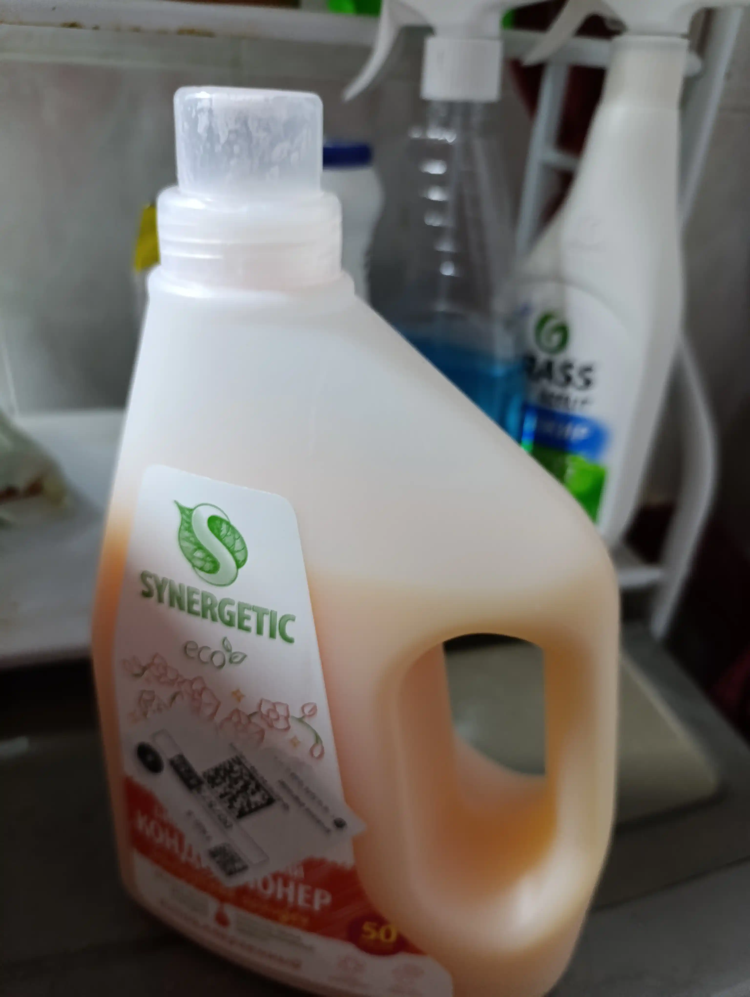 SYNERGETIC "Sehrli orxideya" biologik parchalanadigan kir yuvish konditsioneri, 1,5 l