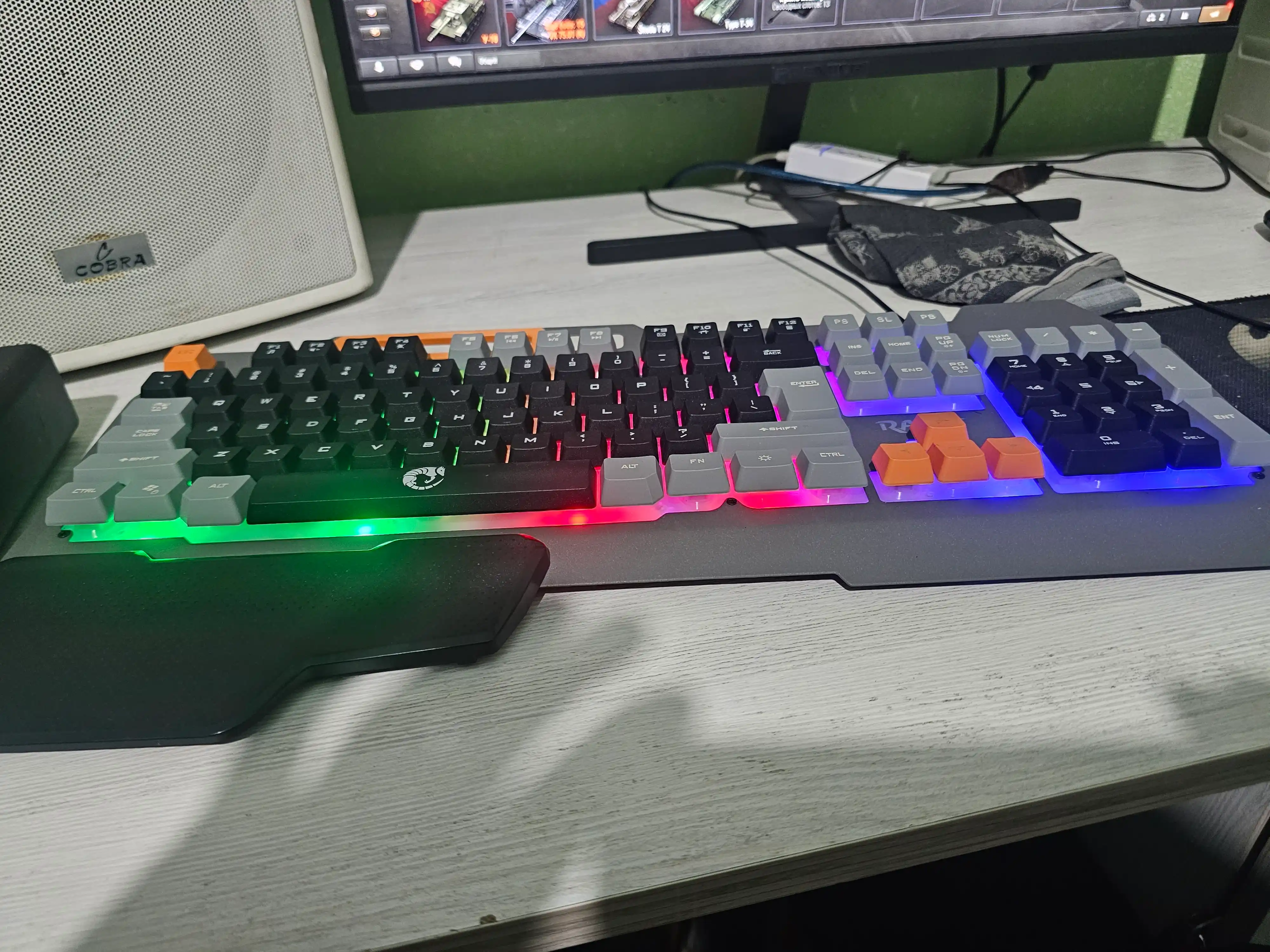 Игровая клавиатура и мышь F83, с RGB подсветкой, с LED освещением, для игр, проводная