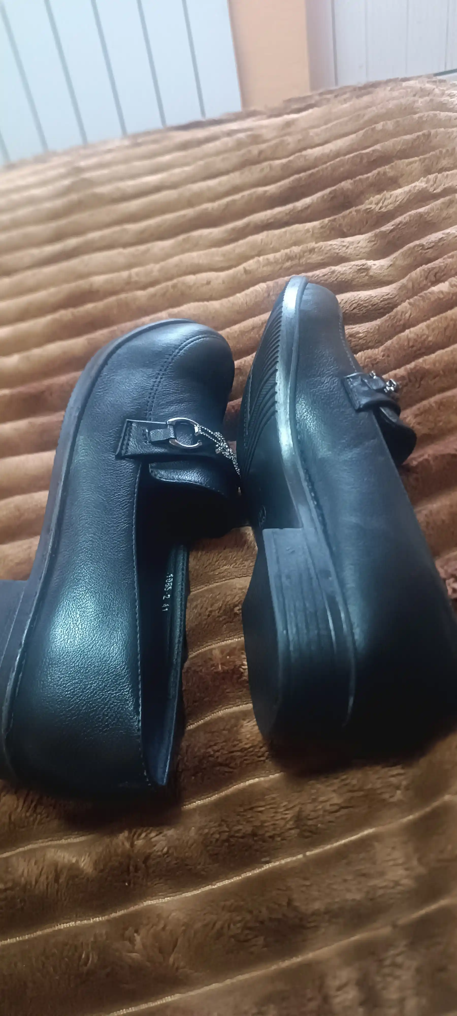 Ayollar uchun loferlar, 36-41