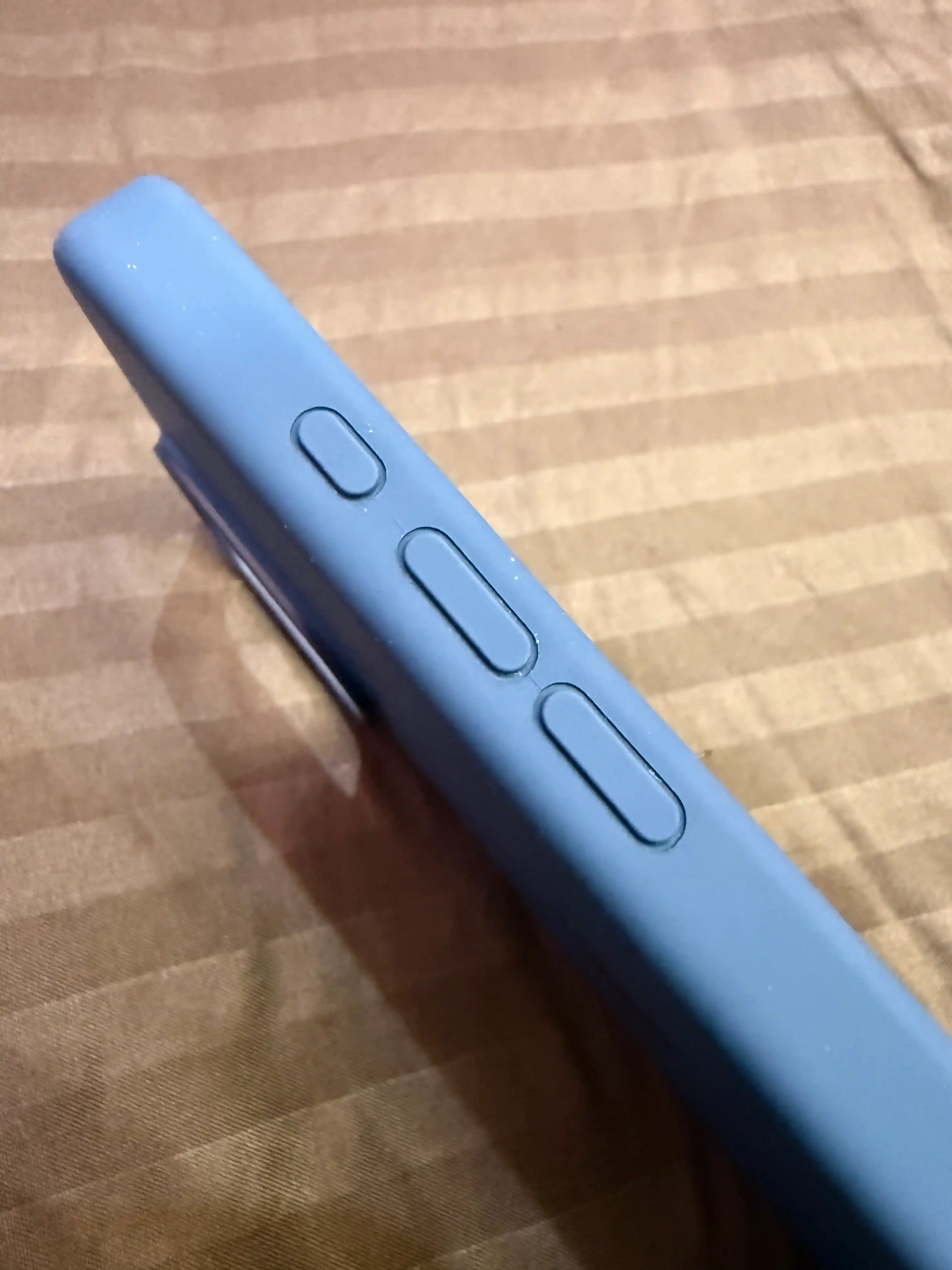 IPhone 16 Pro/Max uchun qoplamali Magsafe silikon g'ilofi