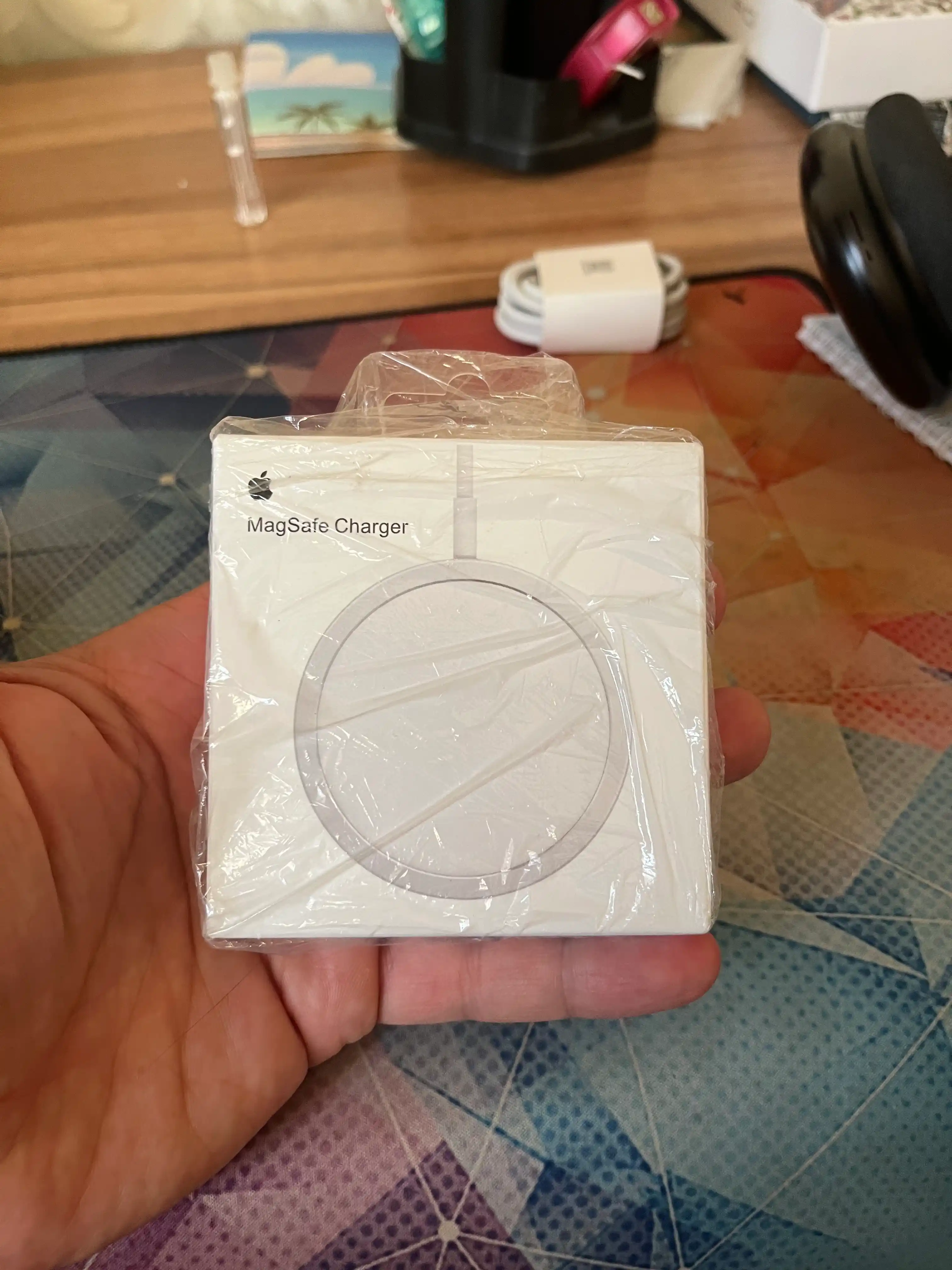 Беспроводное зарядное устройство Magsafe Charger, мощность Qi: 15 Вт, белый