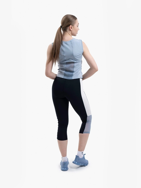 Ayollar sport to'plami 7SABER: mayka va kaltalashgan legginslar (kapri)