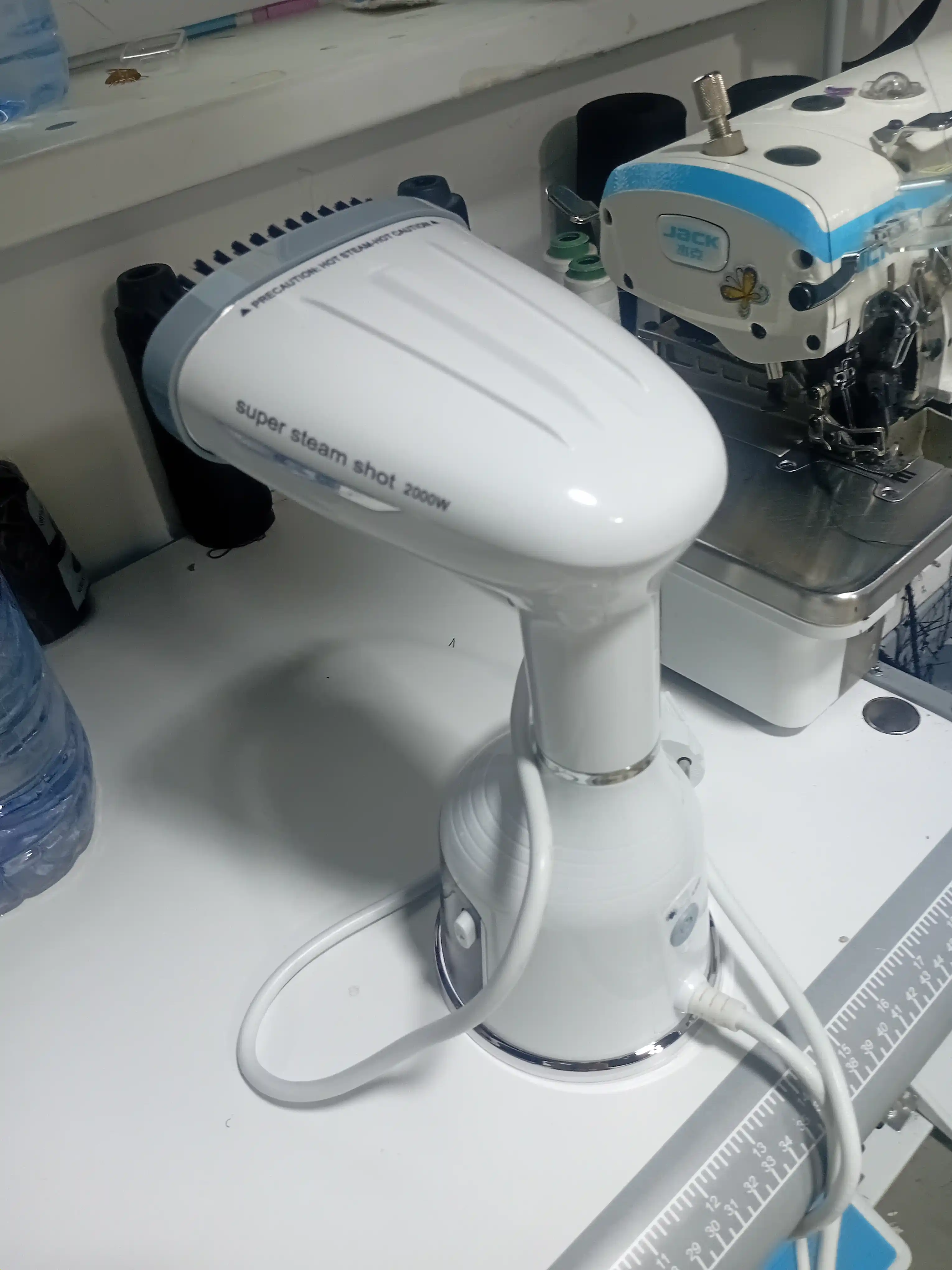 Uakeen Germany Paroxod 2000 W – 360 ml rezervuar, tez va qulay bug‘li dazmol