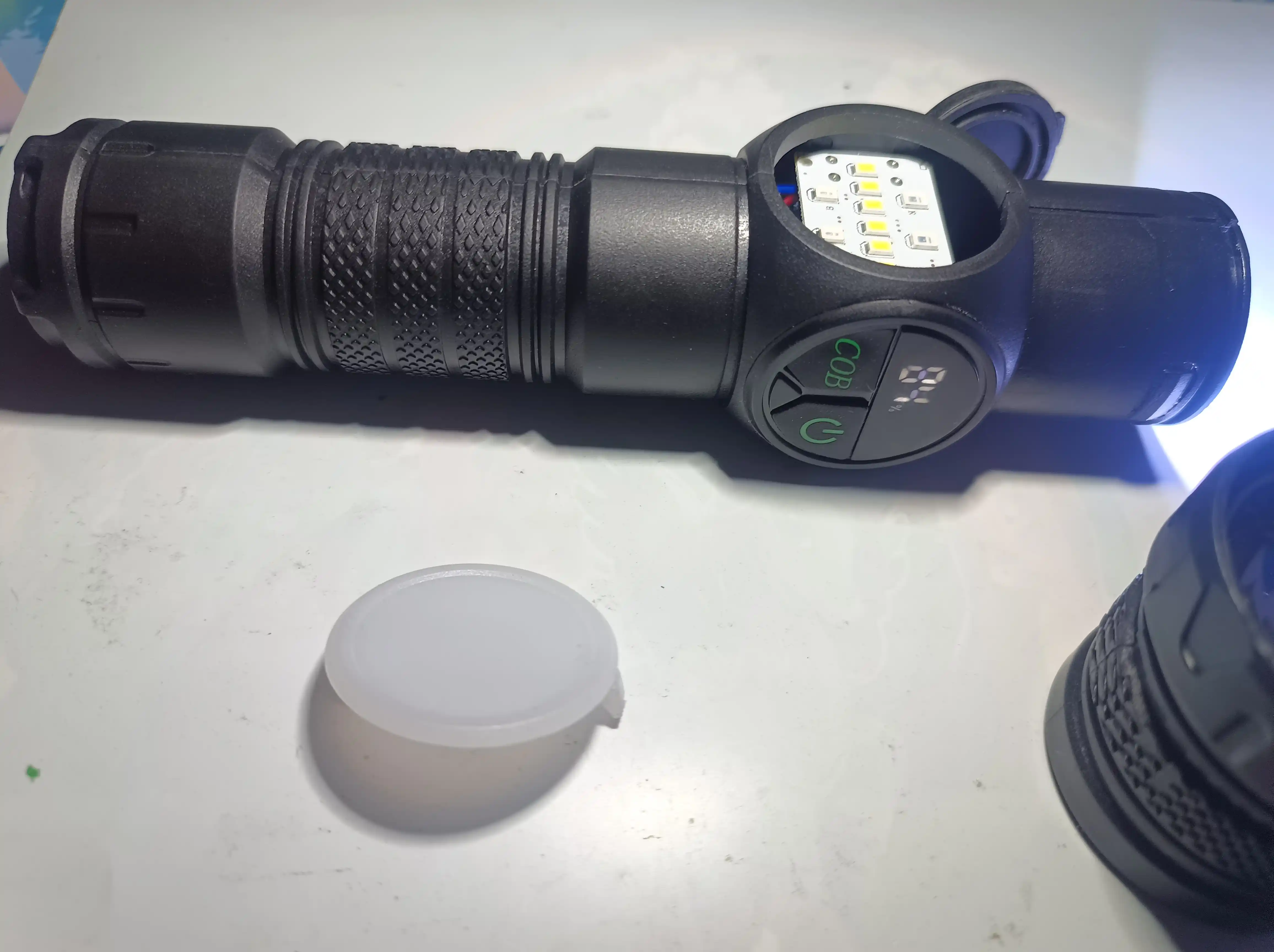 Qo‘l fonar LED, 5 rejim, PowerBank funksiyasi bilan