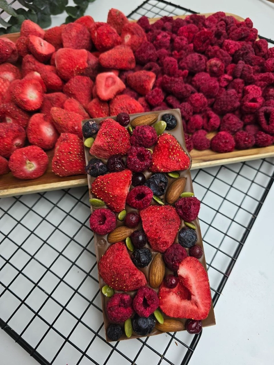 Belgiya sutli shokoladi, Berry Mix