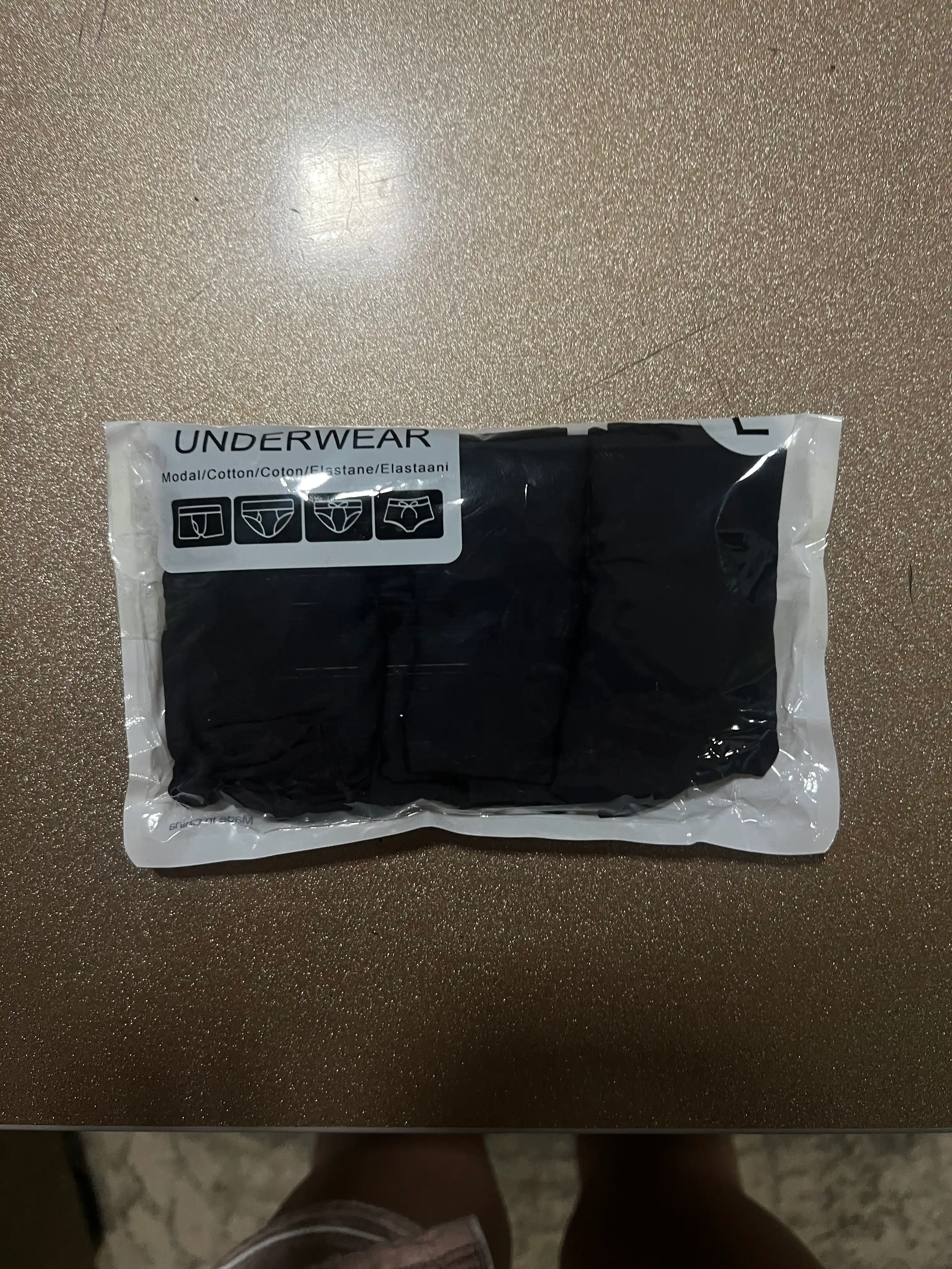 Choksiz ayollar trusiklari, to'plamda 3 dona