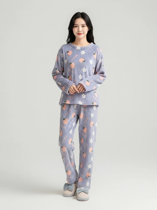 Ayollar uchun flisli uzun yengli pijama, g‘ijimcha fakturali, oddiy rangli va naqshli