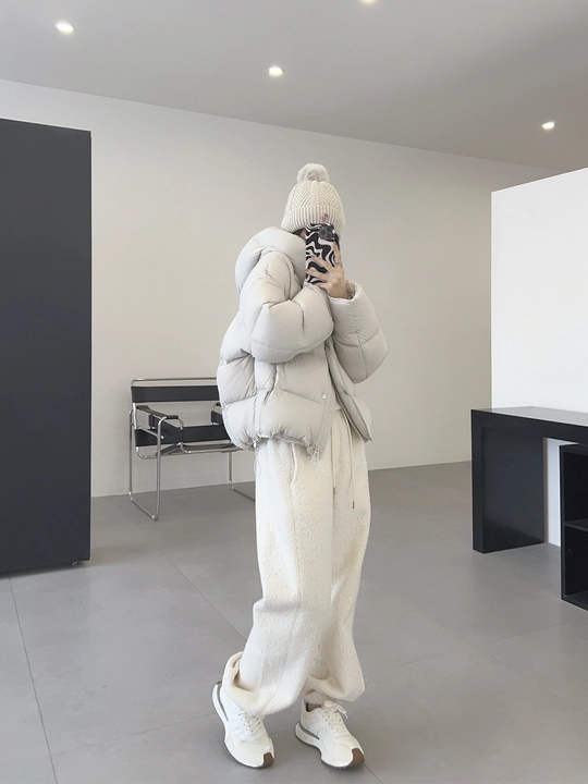 Kurtkalar ayollar uchun, oversize, qalin kapishoni bilan still koreyskiy kuz va qish uchun