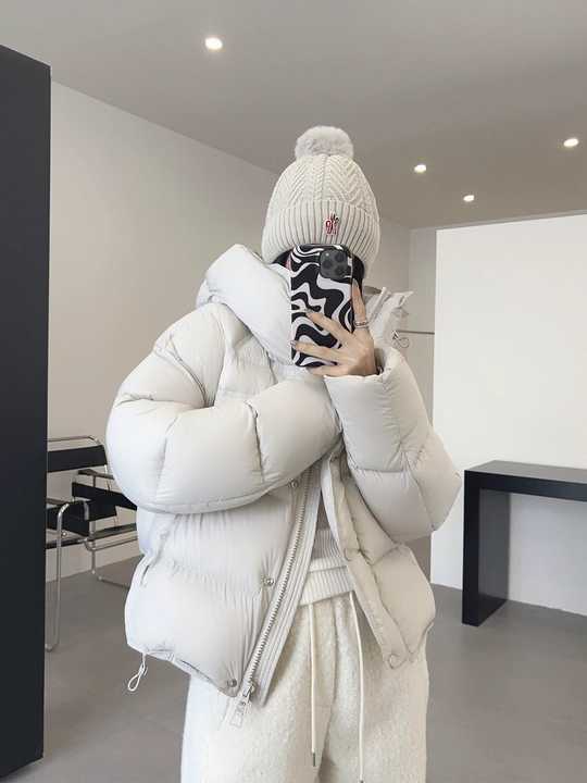 Kurtkalar ayollar uchun, oversize, qalin kapishoni bilan still koreyskiy kuz va qish uchun