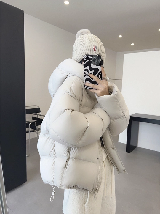 Kurtkalar ayollar uchun, oversize, qalin kapishoni bilan still koreyskiy kuz va qish uchun
