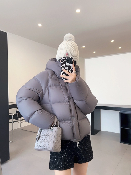 Kurtkalar ayollar uchun, oversize, qalin kapishoni bilan still koreyskiy kuz va qish uchun