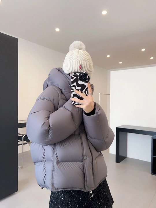 Kurtkalar ayollar uchun, oversize, qalin kapishoni bilan still koreyskiy kuz va qish uchun