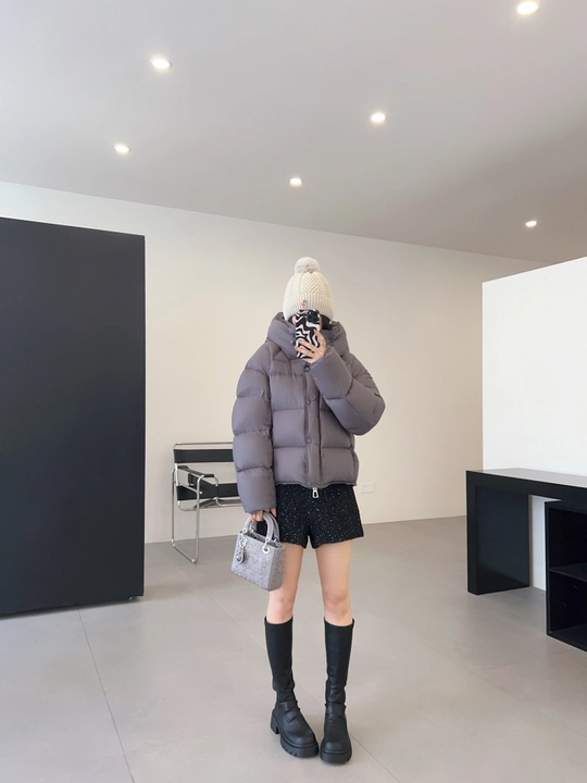 Kurtkalar ayollar uchun, oversize, qalin kapishoni bilan still koreyskiy kuz va qish uchun