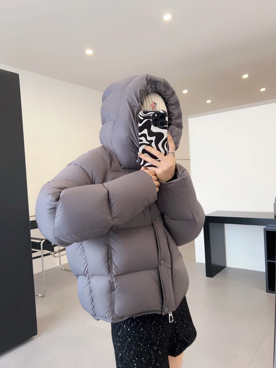 Kurtkalar ayollar uchun, oversize, qalin kapishoni bilan still koreyskiy kuz va qish uchun