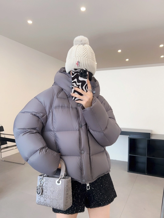 Kurtkalar ayollar uchun, oversize, qalin kapishoni bilan still koreyskiy kuz va qish uchun