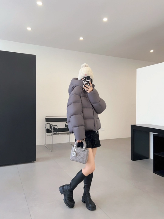 Kurtkalar ayollar uchun, oversize, qalin kapishoni bilan still koreyskiy kuz va qish uchun