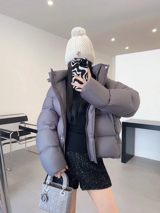 Kurtkalar ayollar uchun, oversize, qalin kapishoni bilan still koreyskiy kuz va qish uchun