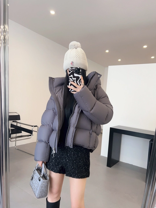 Kurtkalar ayollar uchun, oversize, qalin kapishoni bilan still koreyskiy kuz va qish uchun - 
