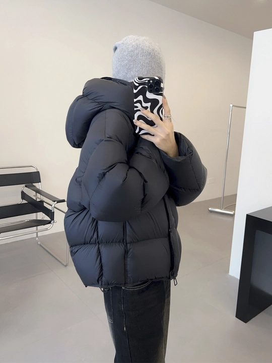 Kurtkalar ayollar uchun, oversize, qalin kapishoni bilan still koreyskiy kuz va qish uchun