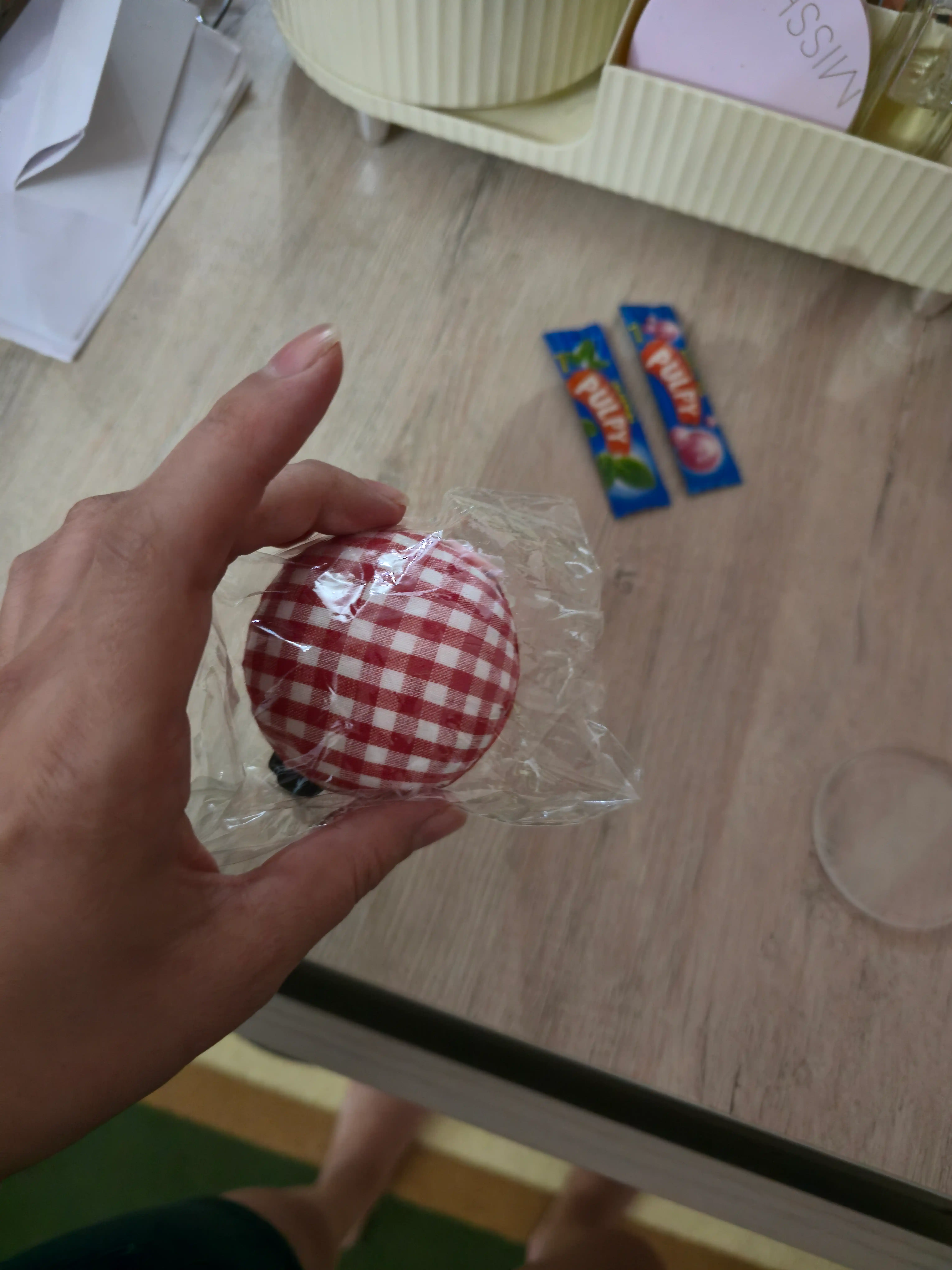 Игольница на руку, подушка для игл