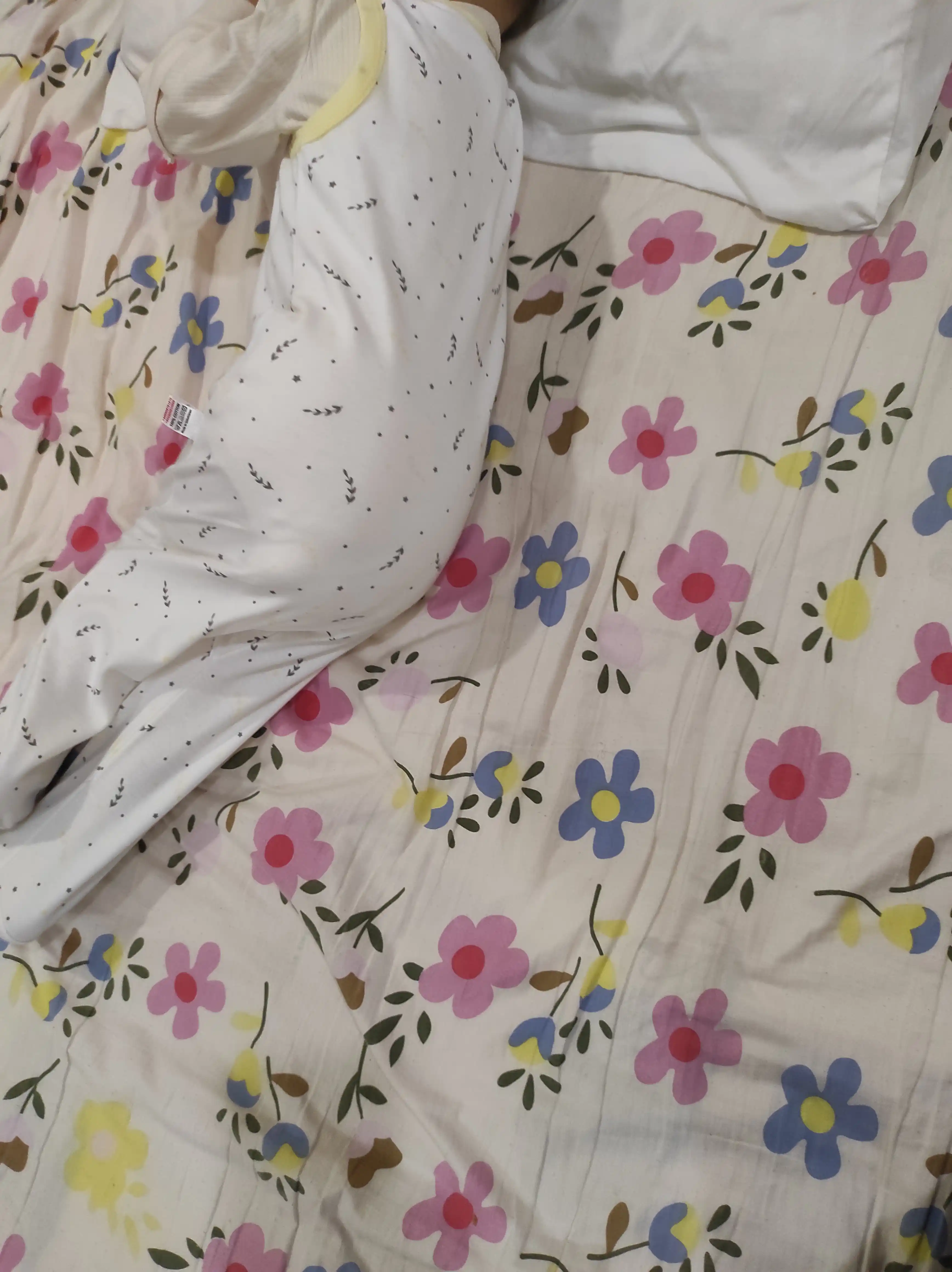 Yangi tug‘ilgan chaqaloqlar uchun yopiq oyoqli bodi-pesok, 100% paxta, yumshoq trikotaj