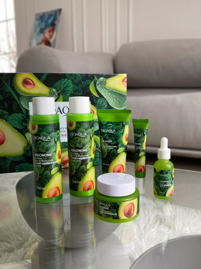 Gialuron kislotali, terini yoshartirish uchun BIOAQUA kosmetik sovg‘a to‘plami