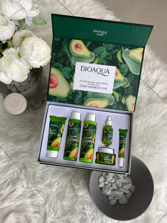 Gialuron kislotali, terini yoshartirish uchun BIOAQUA kosmetik sovg‘a to‘plami