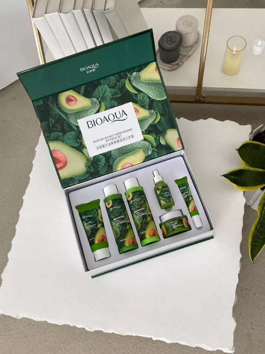 Gialuron kislotali, terini yoshartirish uchun BIOAQUA kosmetik sovg‘a to‘plami