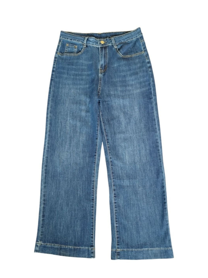 Qiz jinsi shimlariga siydi Qiz jinsi shimlariga siydi