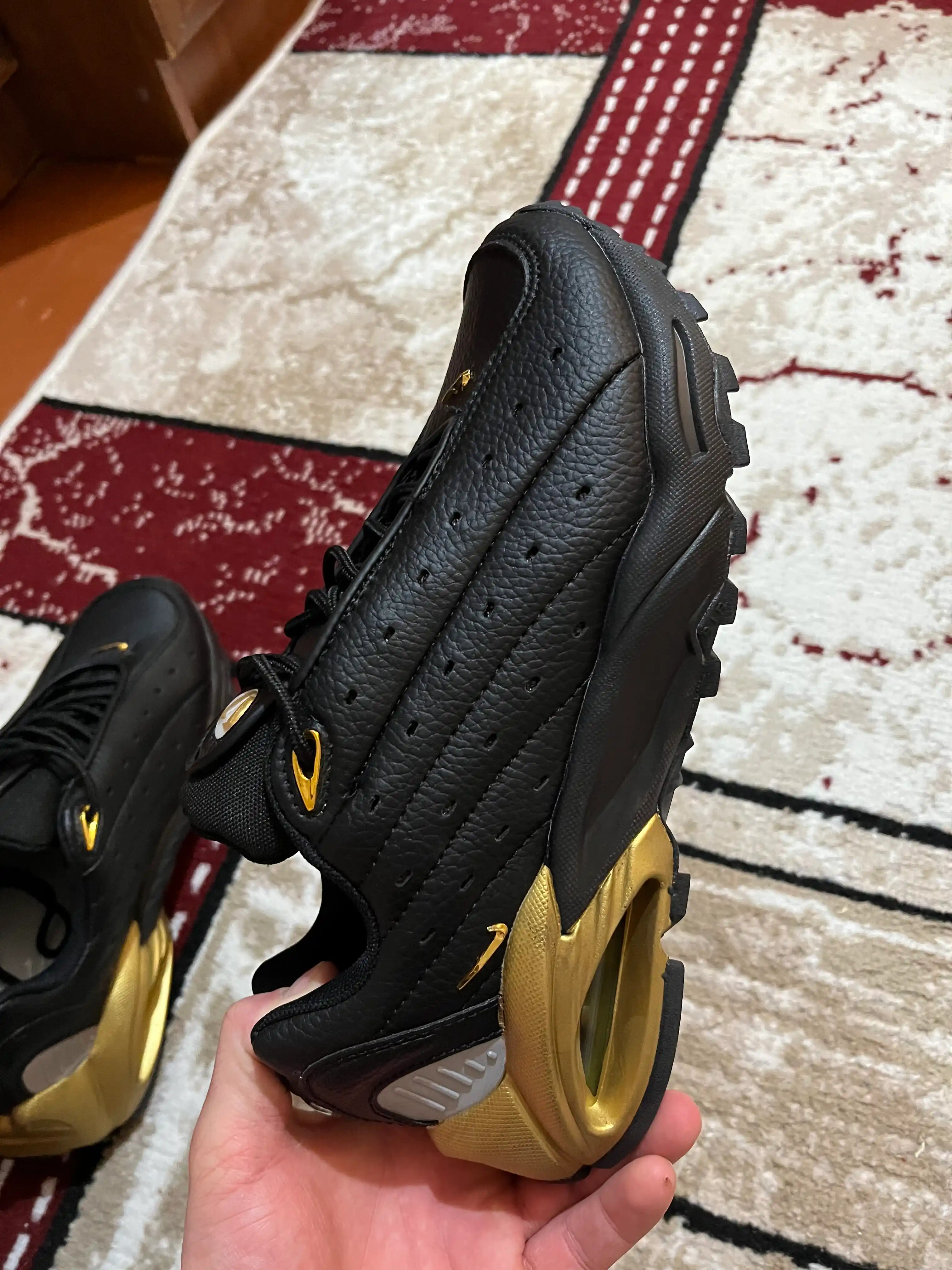Erkaklar sport krossovkalari, Djordan, Air Max TN Plus, Nocta, Drake, oq, qora, tilla rang